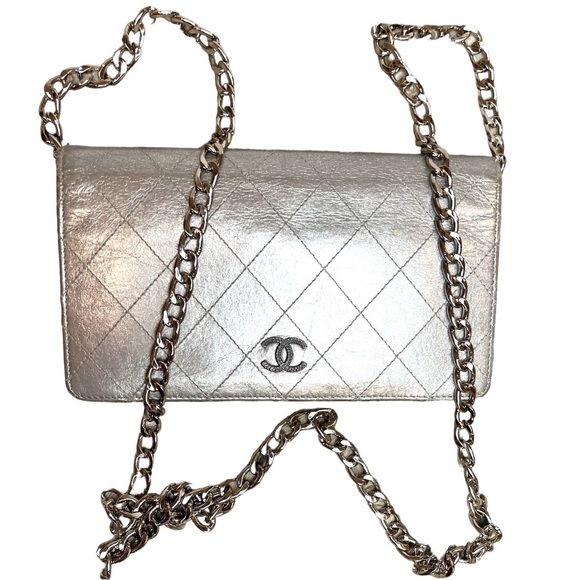 CHANEL Handbags - CHANEL $389🔥 CC DIAMOND STITCH BIFOLD LONG WALLET ON A CHAIN